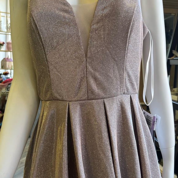 Dress - Picture 10 of 12